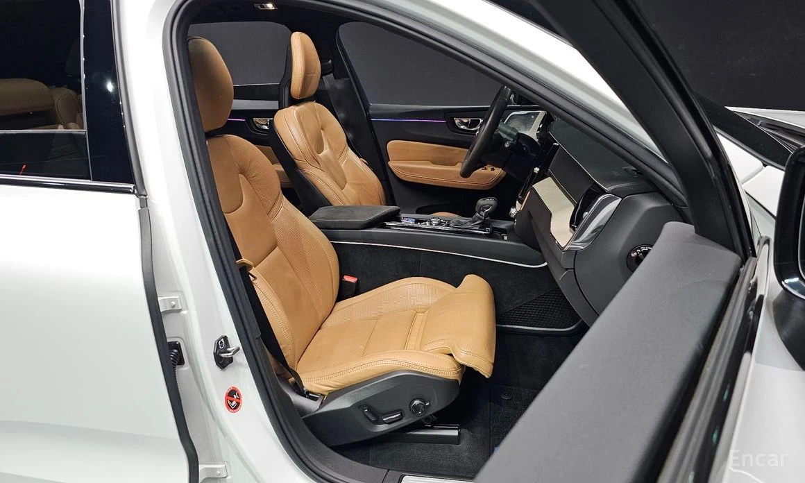 Volvo XC60 * T6* INSCRIPTION* HARMAN KARDON* FULL* , снимка 9 - Автомобили и джипове - 54038854