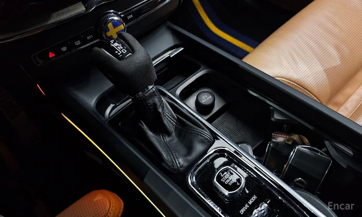 Volvo XC60 * T6* INSCRIPTION* HARMAN KARDON* FULL* , снимка 8 - Автомобили и джипове - 54038854