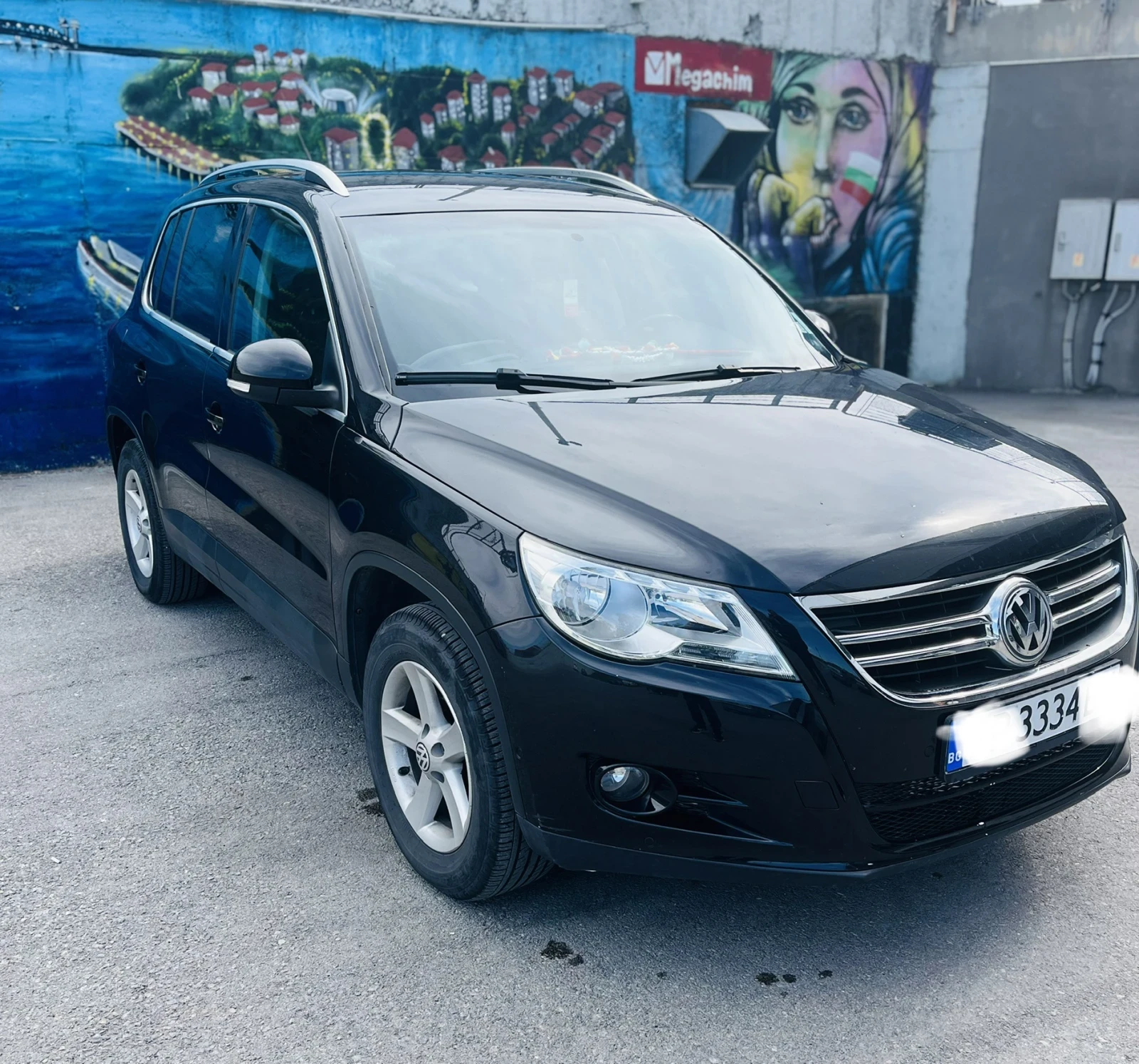VW Tiguan 2.0TDI 4X4, снимка 2 - Автомобили и джипове - 54528314