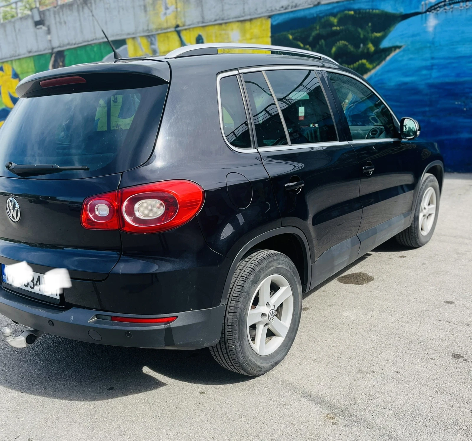 VW Tiguan 2.0TDI 4X4, снимка 6 - Автомобили и джипове - 54528314