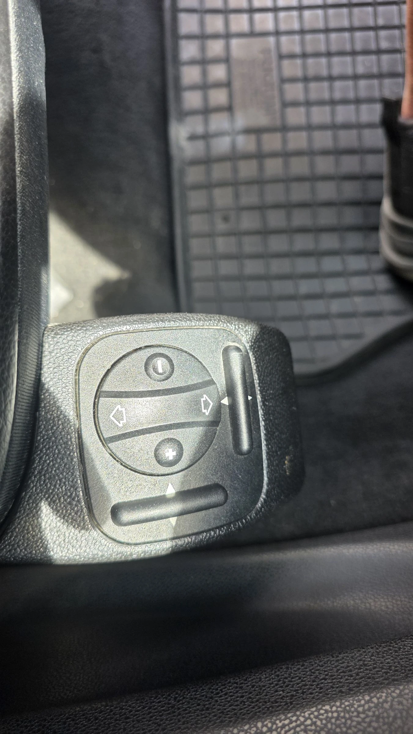 Mercedes-Benz ML 320 320 CDI  4 MATIC, снимка 14 - Автомобили и джипове - 54791085
