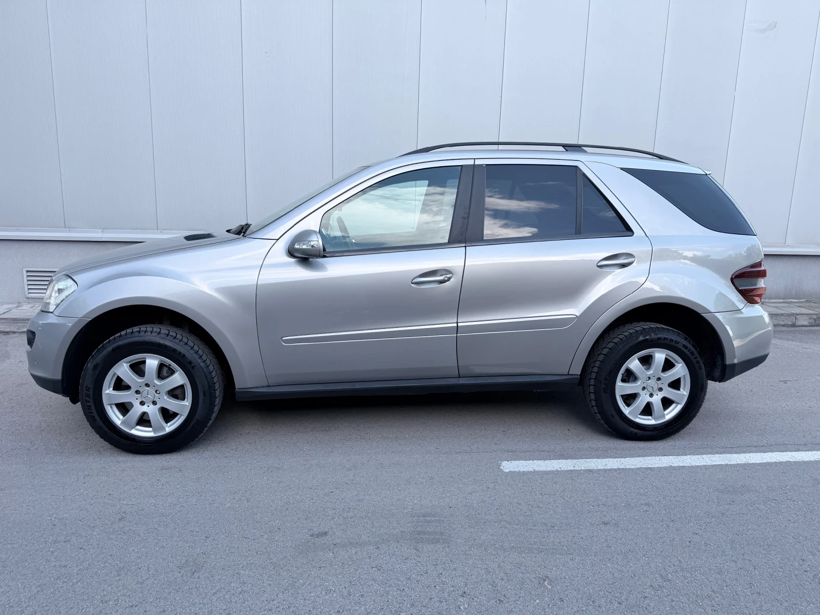 Mercedes-Benz ML 350 Първи собственик в България (на Пружини ), снимка 6 - Автомобили и джипове - 54876774