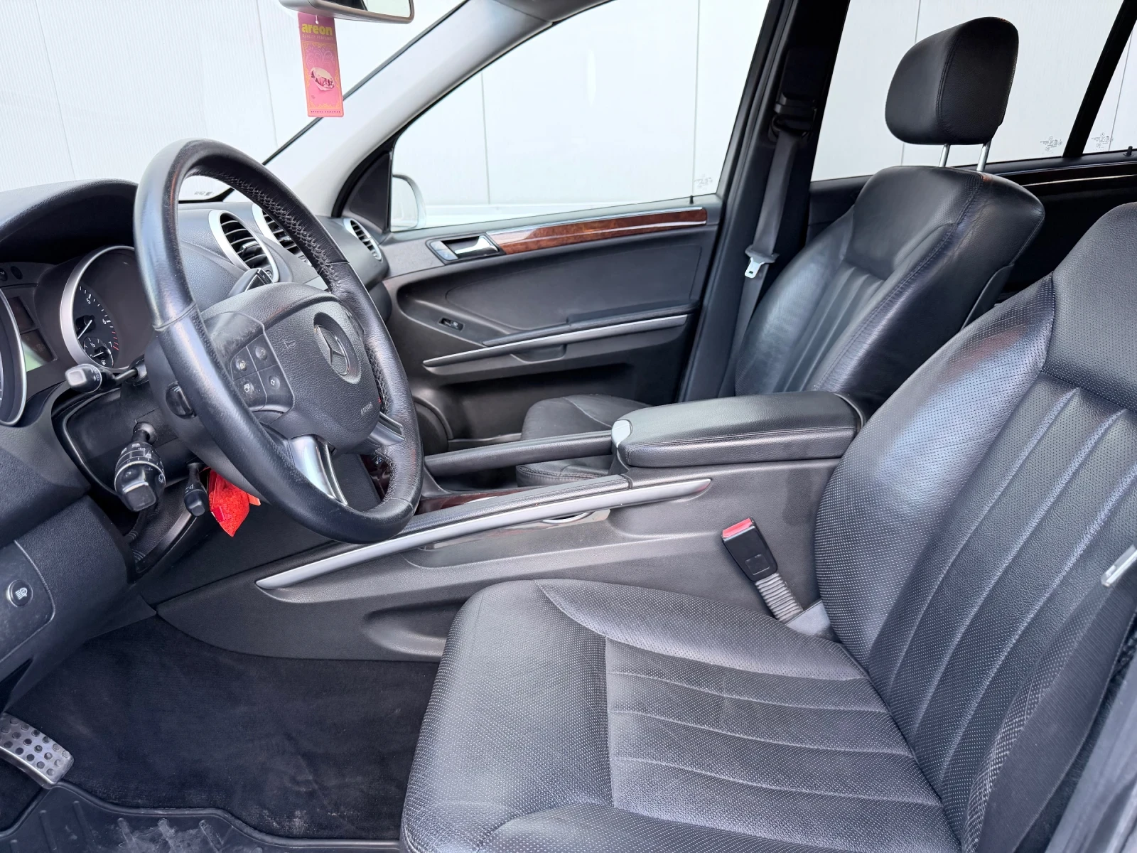 Mercedes-Benz ML 350 Първи собственик в България (на Пружини ), снимка 8 - Автомобили и джипове - 54876774