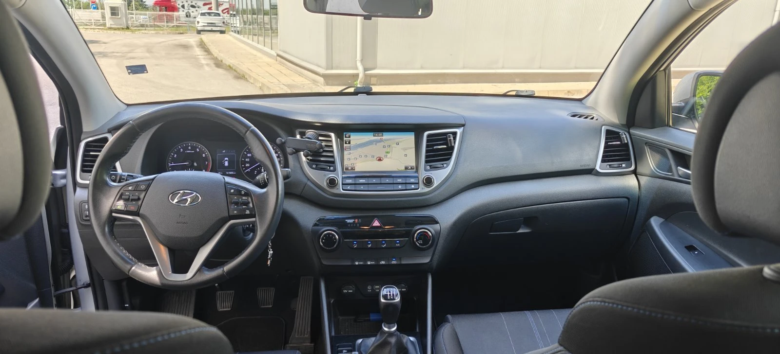Hyundai Tucson, снимка 8 - Автомобили и джипове - 54970344