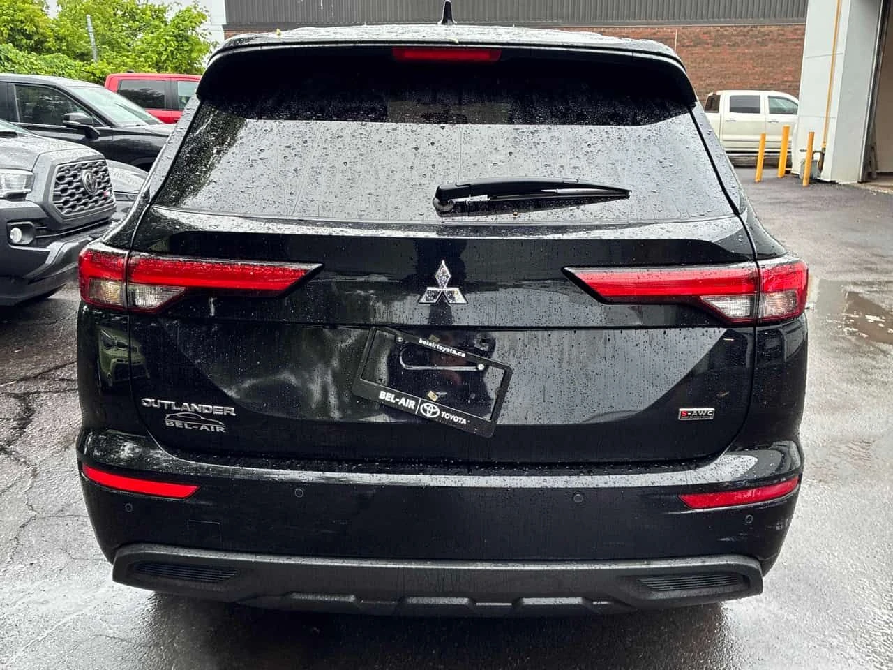 Mitsubishi Outlander * ES * АВТОКРЕДИТ БЕЗ ПЪРВОНАЧАЛНА ВНОСКА* , снимка 4 - Автомобили и джипове - 54986055