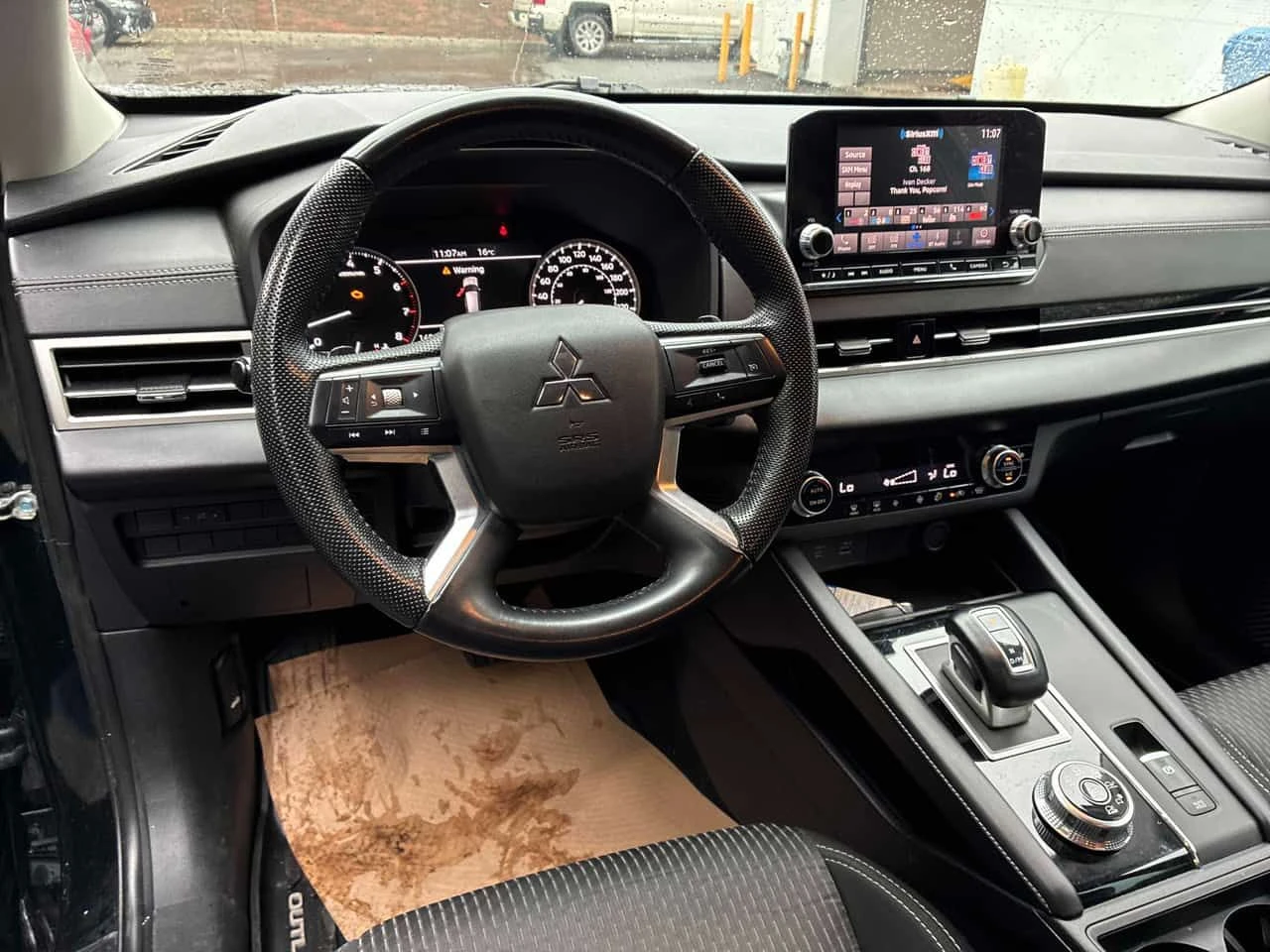 Mitsubishi Outlander * ES * АВТОКРЕДИТ БЕЗ ПЪРВОНАЧАЛНА ВНОСКА* , снимка 13 - Автомобили и джипове - 54986055