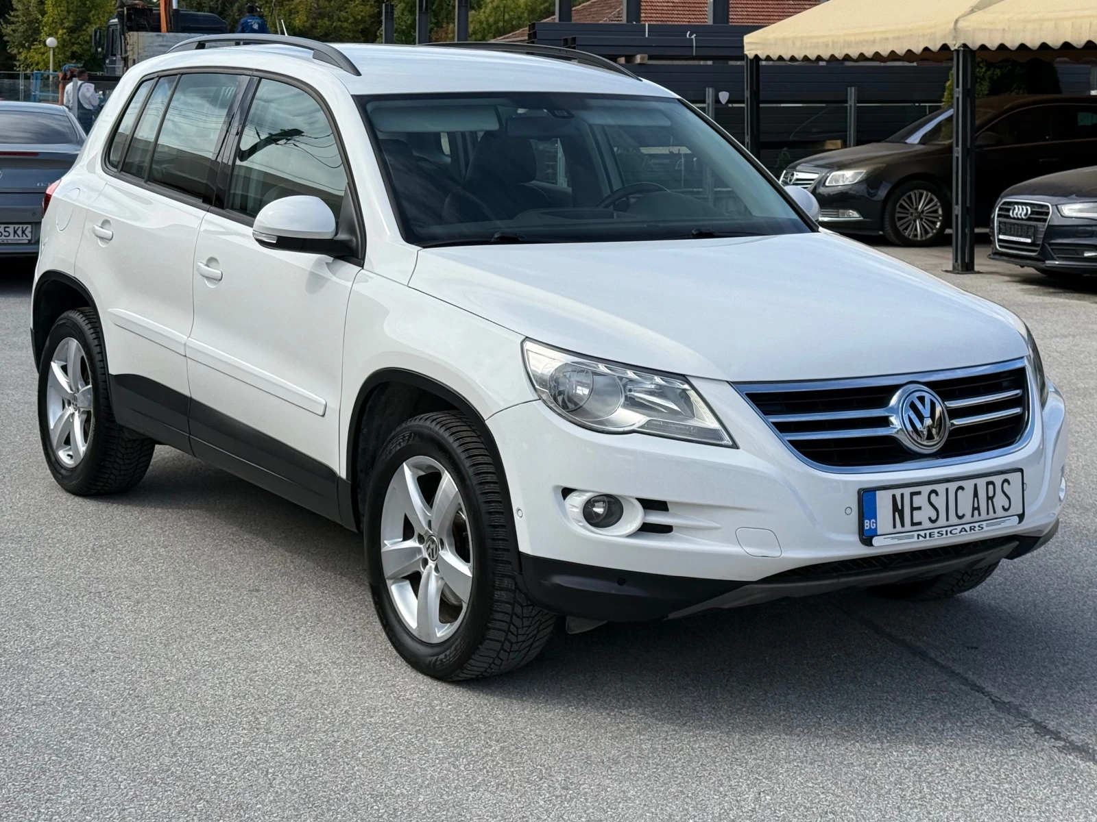 VW Tiguan 2.0 TDI Track & Field 4Motion, снимка 3 - Автомобили и джипове - 56292857