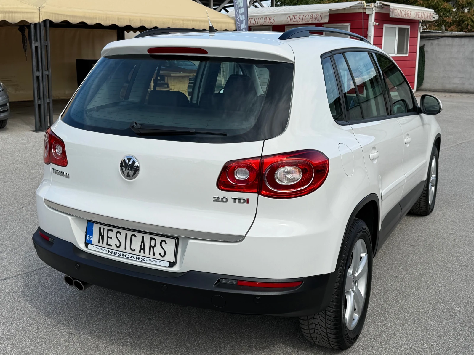 VW Tiguan 2.0 TDI Track & Field 4Motion, снимка 5 - Автомобили и джипове - 56292857