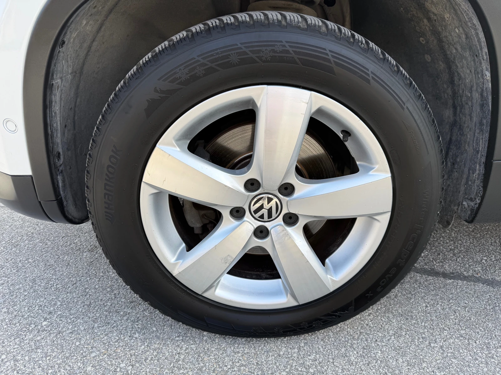 VW Tiguan 2.0 TDI Track & Field 4Motion, снимка 7 - Автомобили и джипове - 56292857