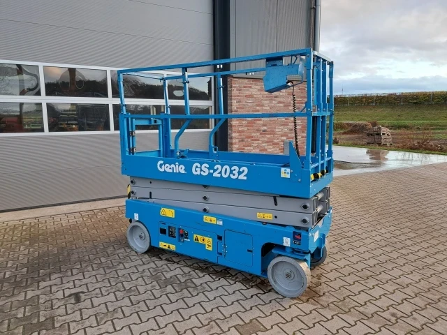 Автовишка Друга марка GENIE GS-2032 / 8 м. ВИСОЧИНА / 5  броя, снимка 6 - Индустриална техника - 55267621