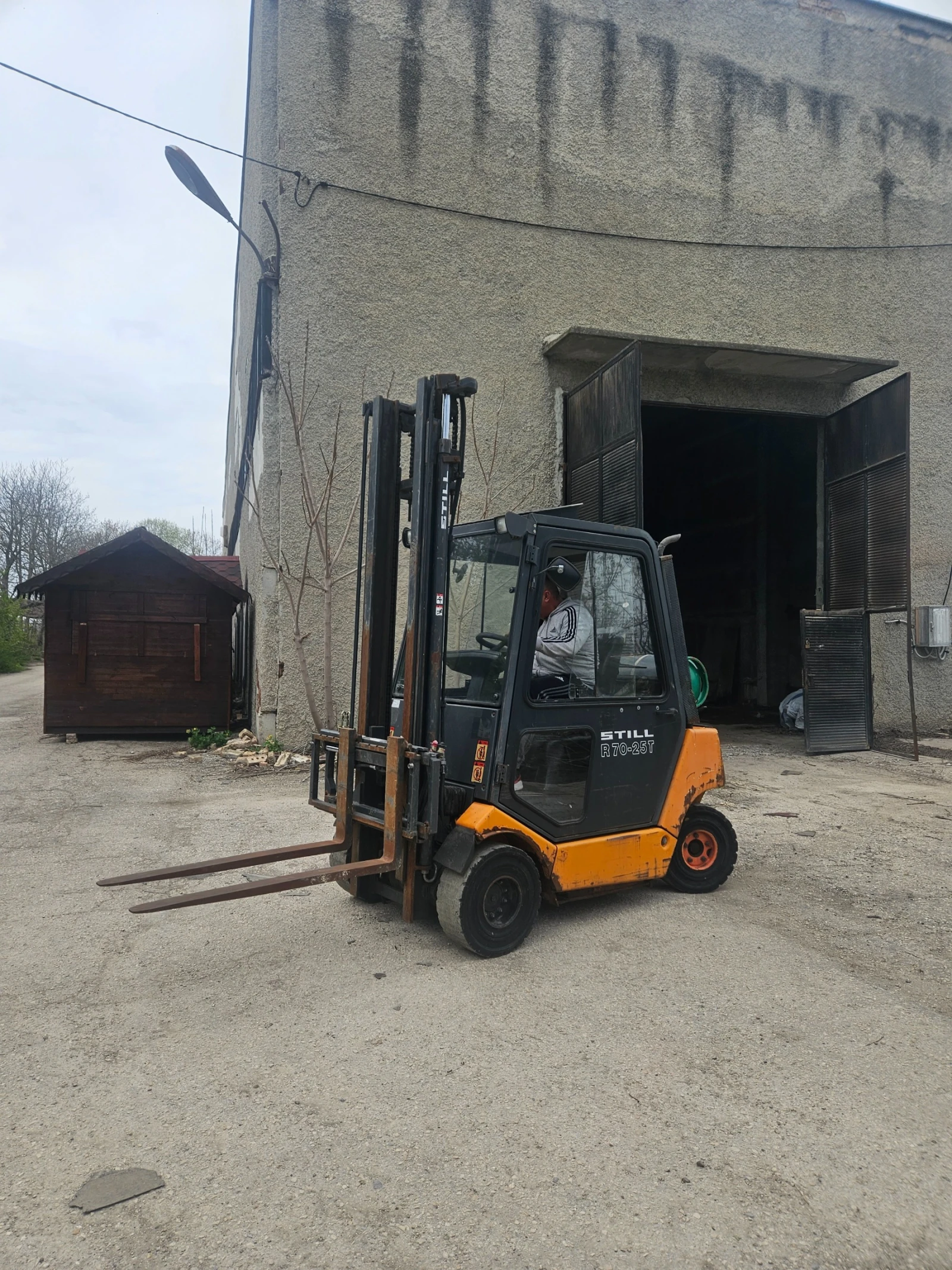  Still  2.5t | Mobile.bg   10