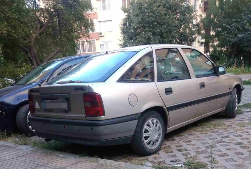 Opel Vectra 1.8, снимка 2 - Автомобили и джипове - 47045325