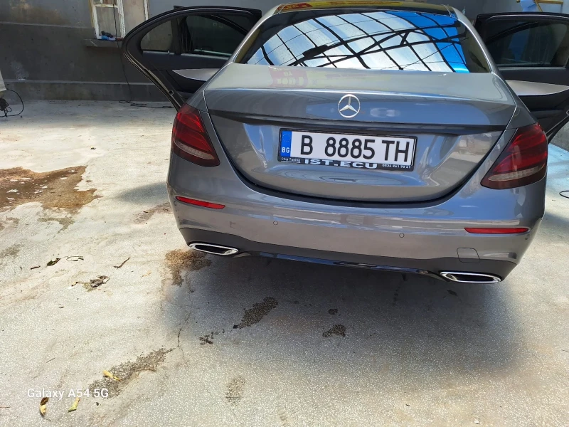 Mercedes-Benz E 220, снимка 5 - Автомобили и джипове - 47734885