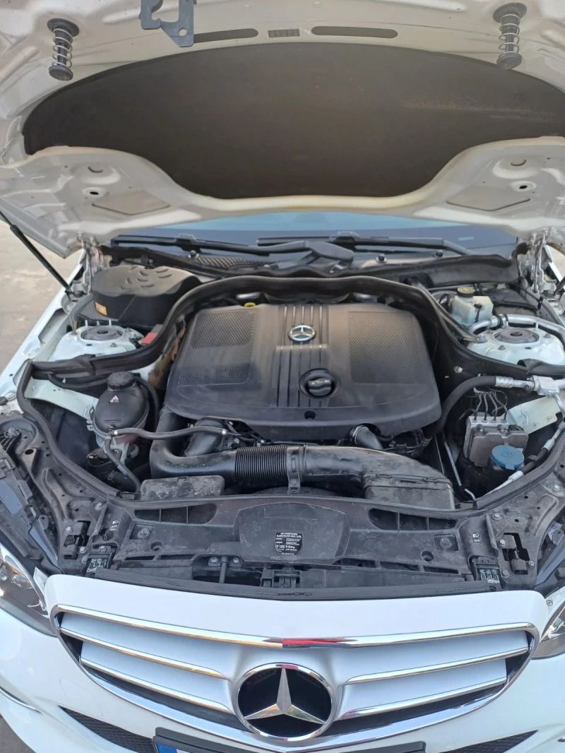 Mercedes-Benz E 220 9 G Tronik, снимка 4 - Автомобили и джипове - 52436249