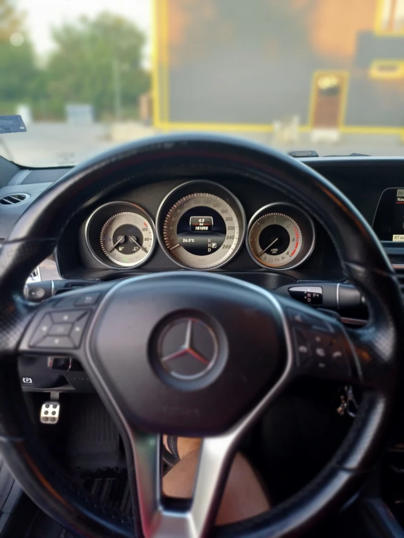 Mercedes-Benz E 220 9 G Tronik, снимка 10 - Автомобили и джипове - 52436249