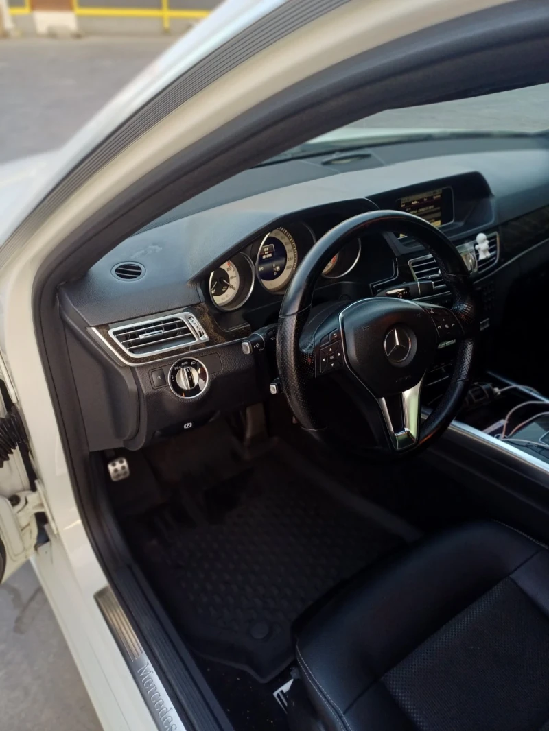 Mercedes-Benz E 220 9 G Tronik, снимка 8 - Автомобили и джипове - 52436249