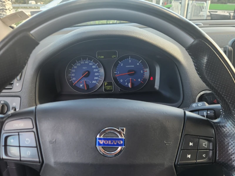 Volvo C30 2.4 D5 R-Design, снимка 17 - Автомобили и джипове - 52498548