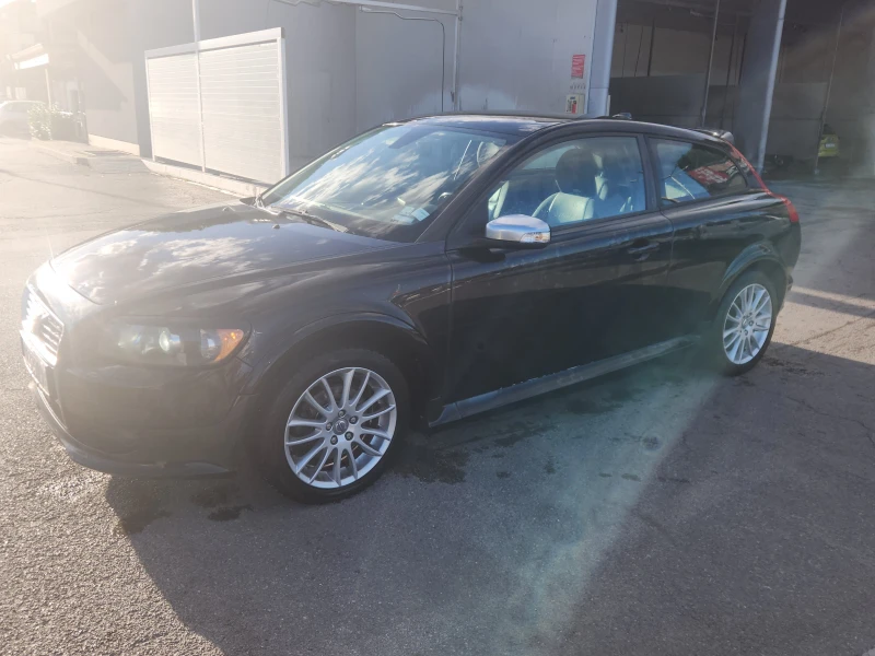 Volvo C30 2.4 D5 R-Design, снимка 2 - Автомобили и джипове - 52498548