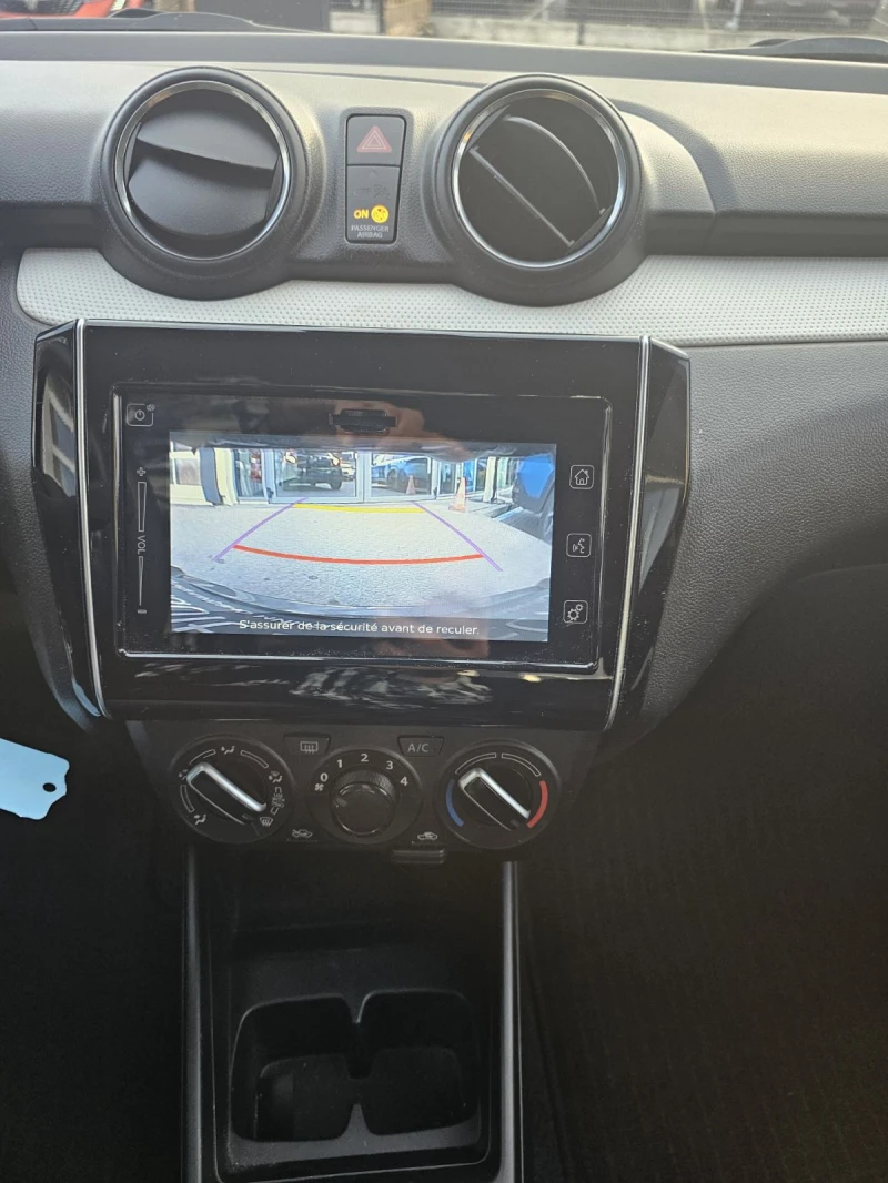 Suzuki Swift 1.2 TCe 83hp EDC; оставаща гаранция 6 м./ 10 000км, снимка 10 - Автомобили и джипове - 53196034