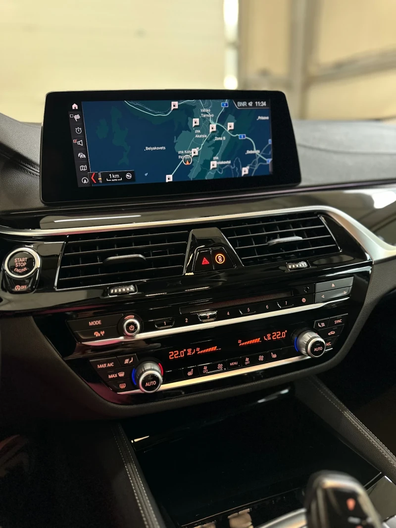 BMW 530 X-Drive Luxury Line, снимка 11 - Автомобили и джипове - 53574801