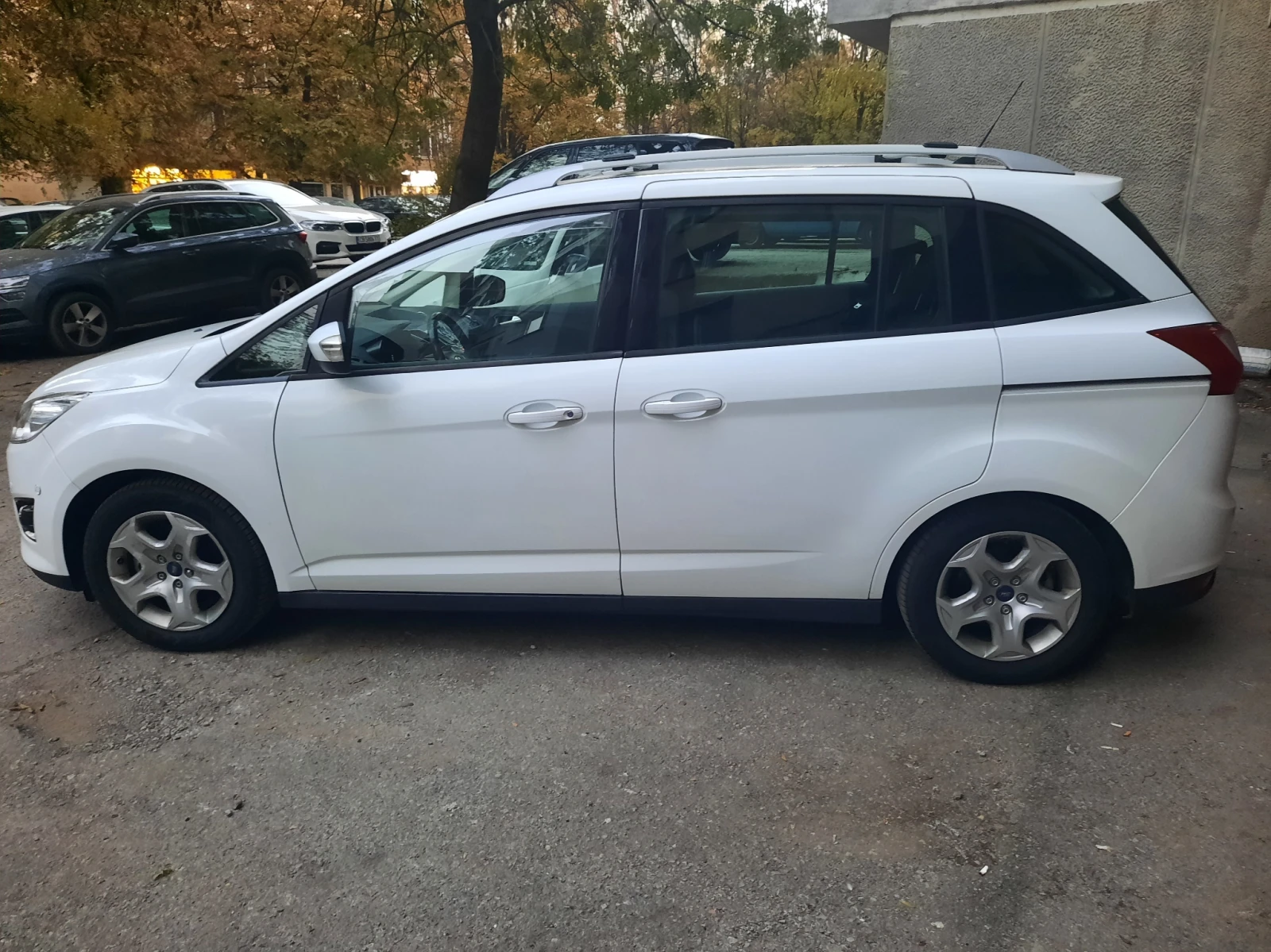 Ford C-max Grand - изображение 3