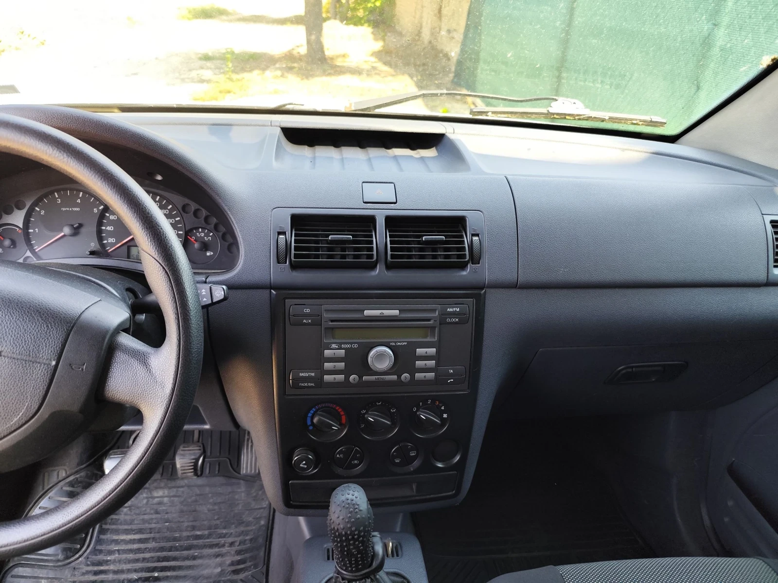 Ford Connect Maxi - изображение 6
