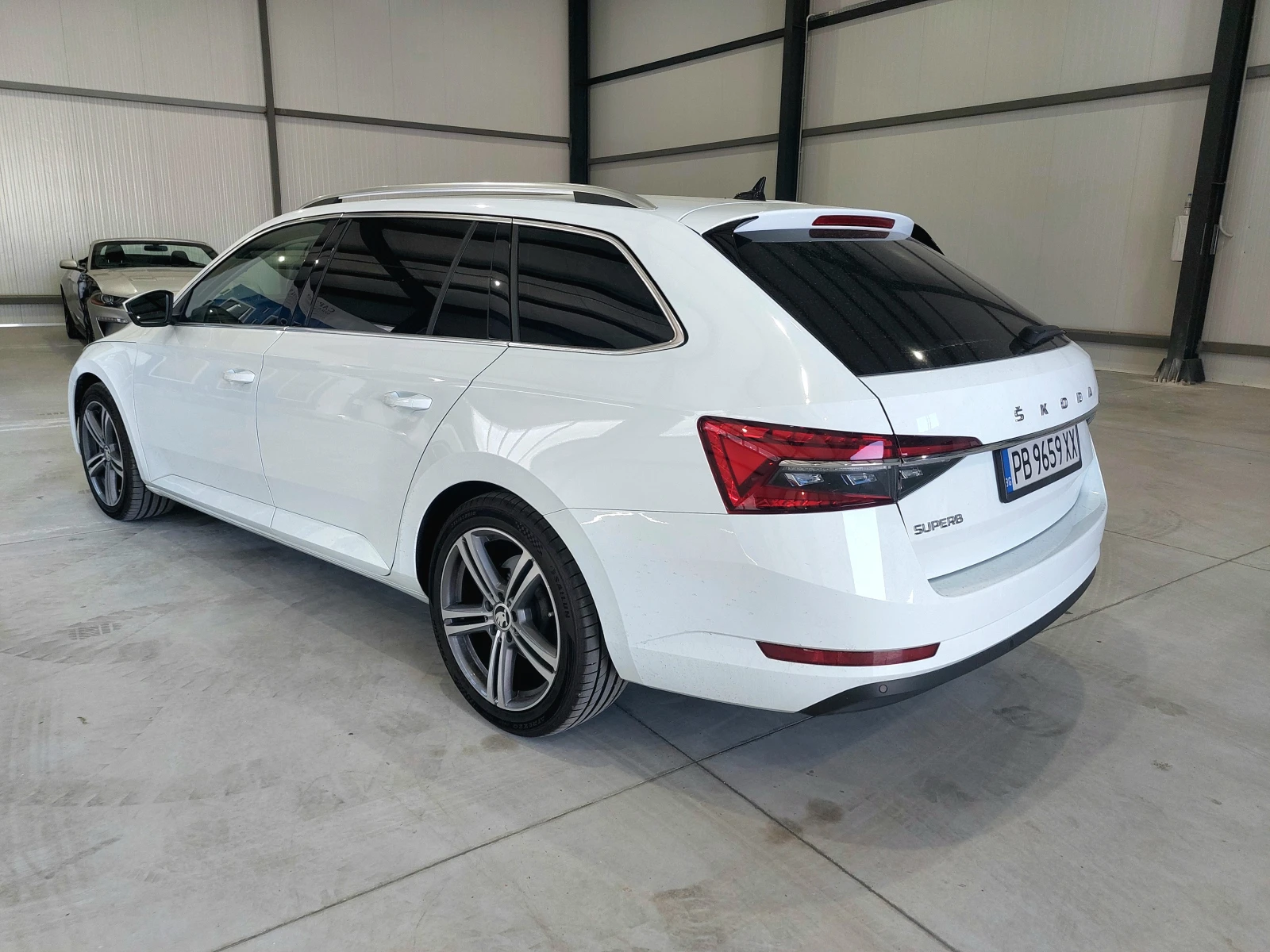 Skoda Superb 2.0TDI DSG7 - изображение 6