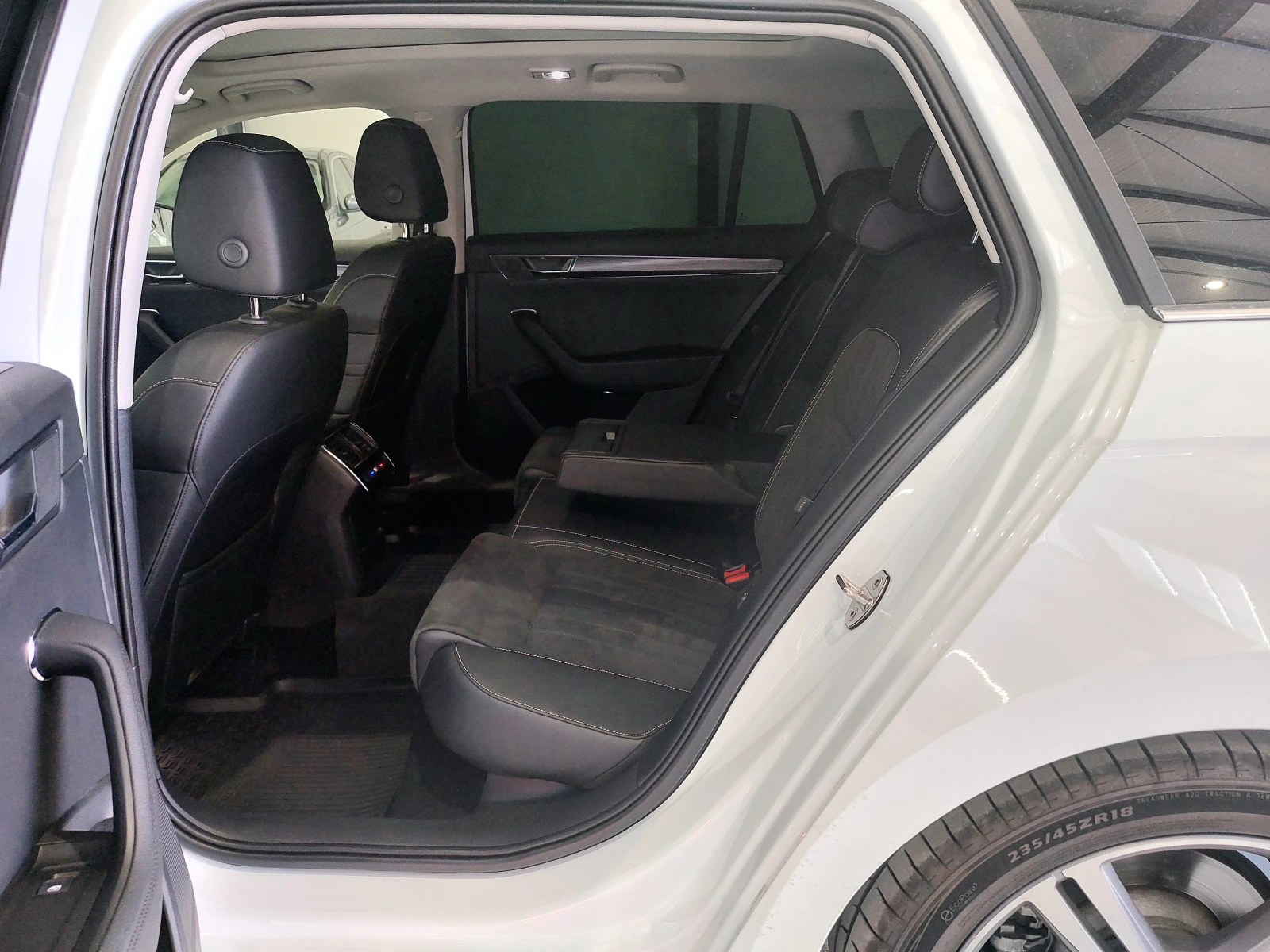 Skoda Superb 2.0TDI DSG7 | Mobile.bg   12