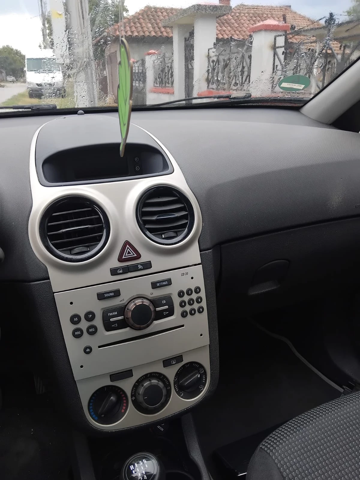 Opel Corsa  - изображение 6