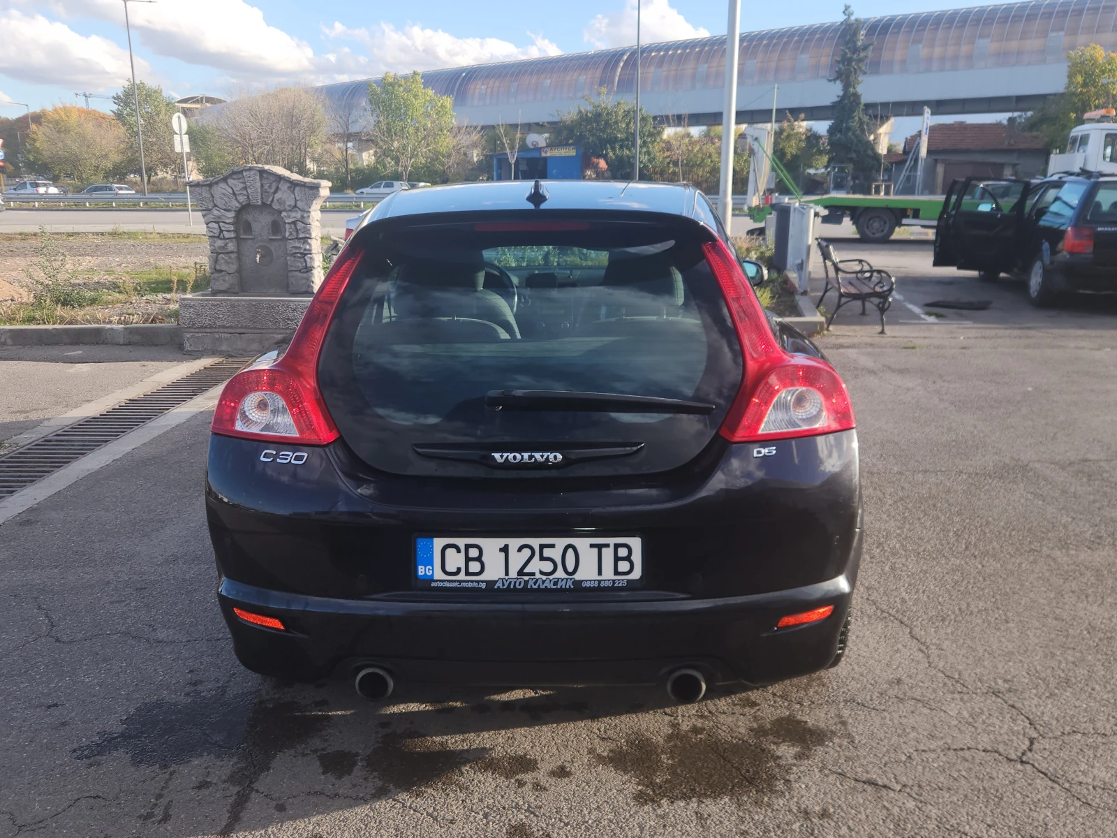 Volvo C30 2.4 D5 R-Design - изображение 4