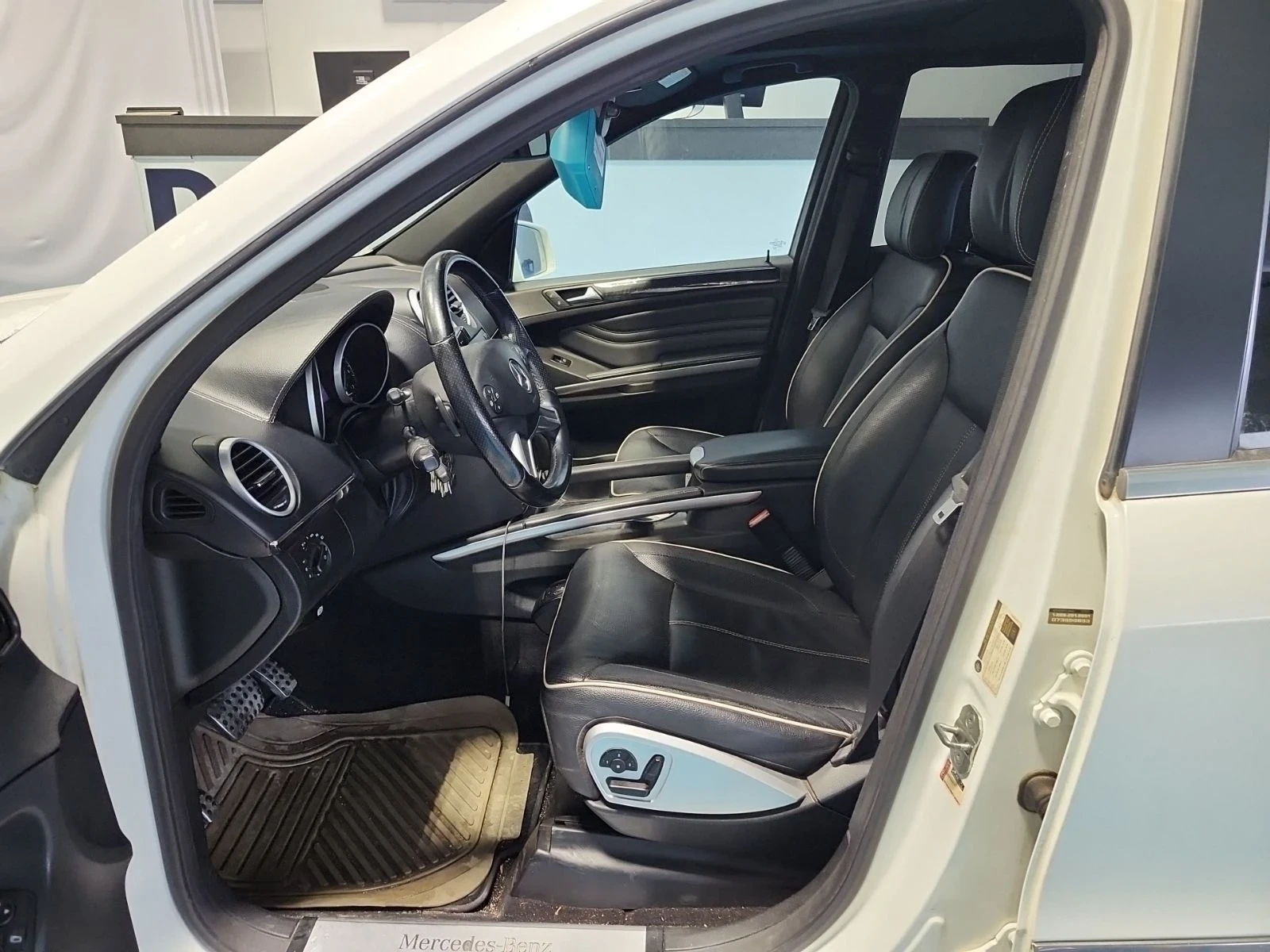 Mercedes-Benz ML 550 ОБДУХВАНЕ * * CARFAX * * АВТО КРЕДИТ * *  - изображение 5