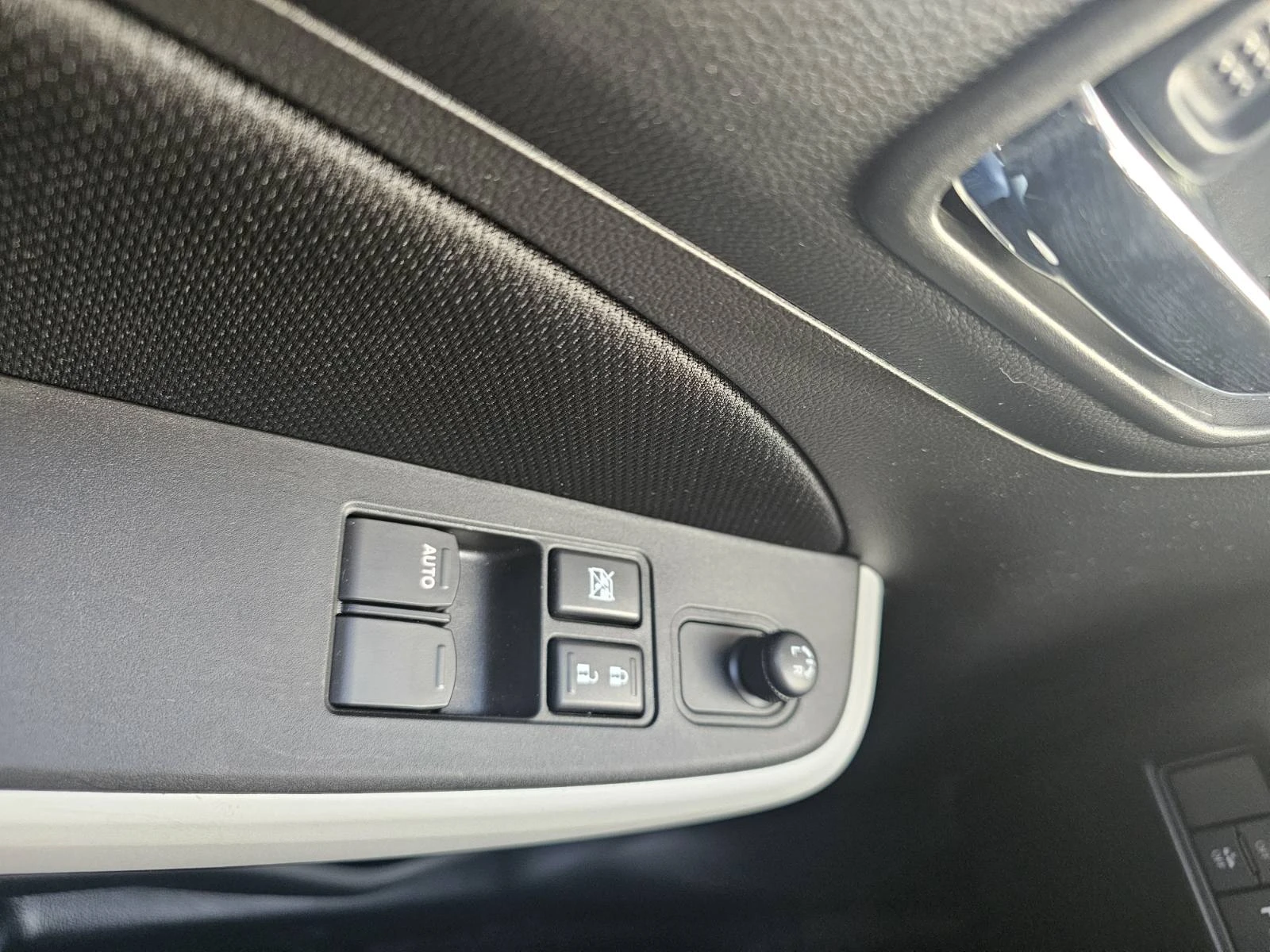 Suzuki Swift 1.2 TCe 83hp EDC; �������� �������� 6 �./ 10 000�� | Mobile.bg � ����������� 11