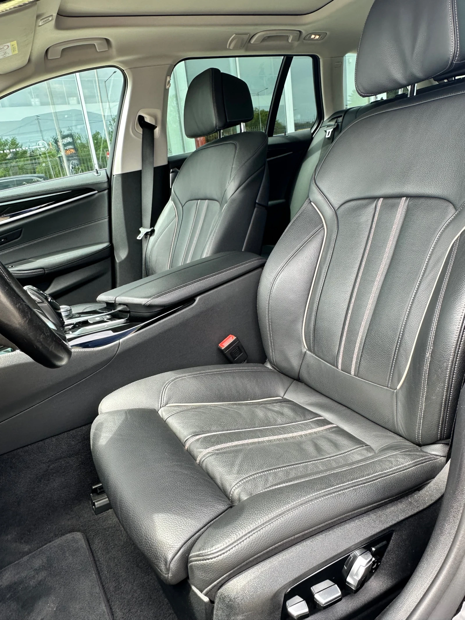 BMW 530 X-Drive Luxury Line, снимка 9 - Автомобили и джипове - 53574801