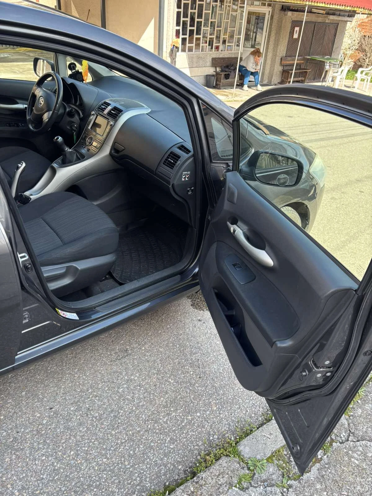 Toyota Auris, снимка 10 - Автомобили и джипове - 53597600