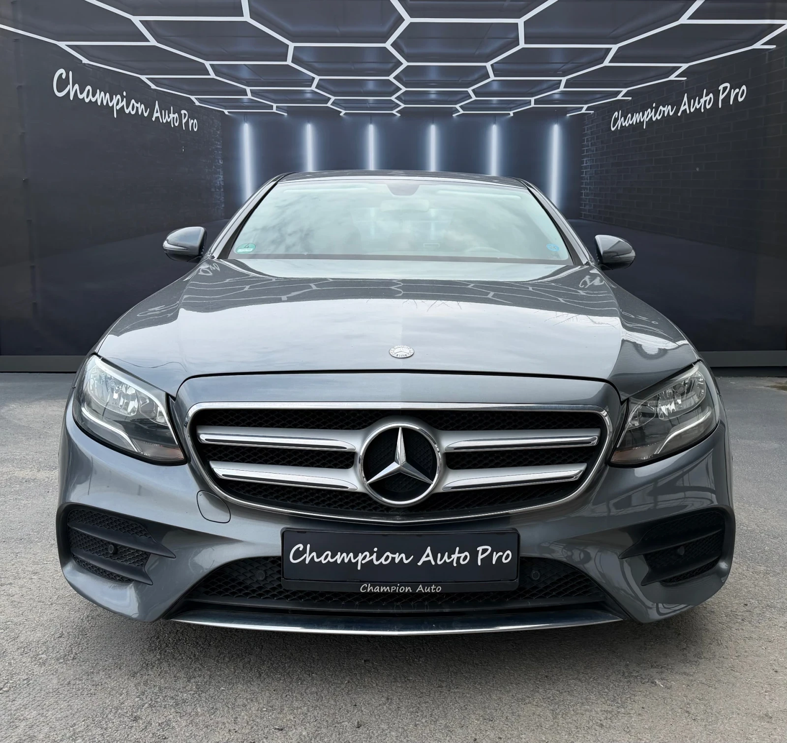 Mercedes-Benz E 200 AMG Packet , снимка 2 - Автомобили и джипове - 53963504