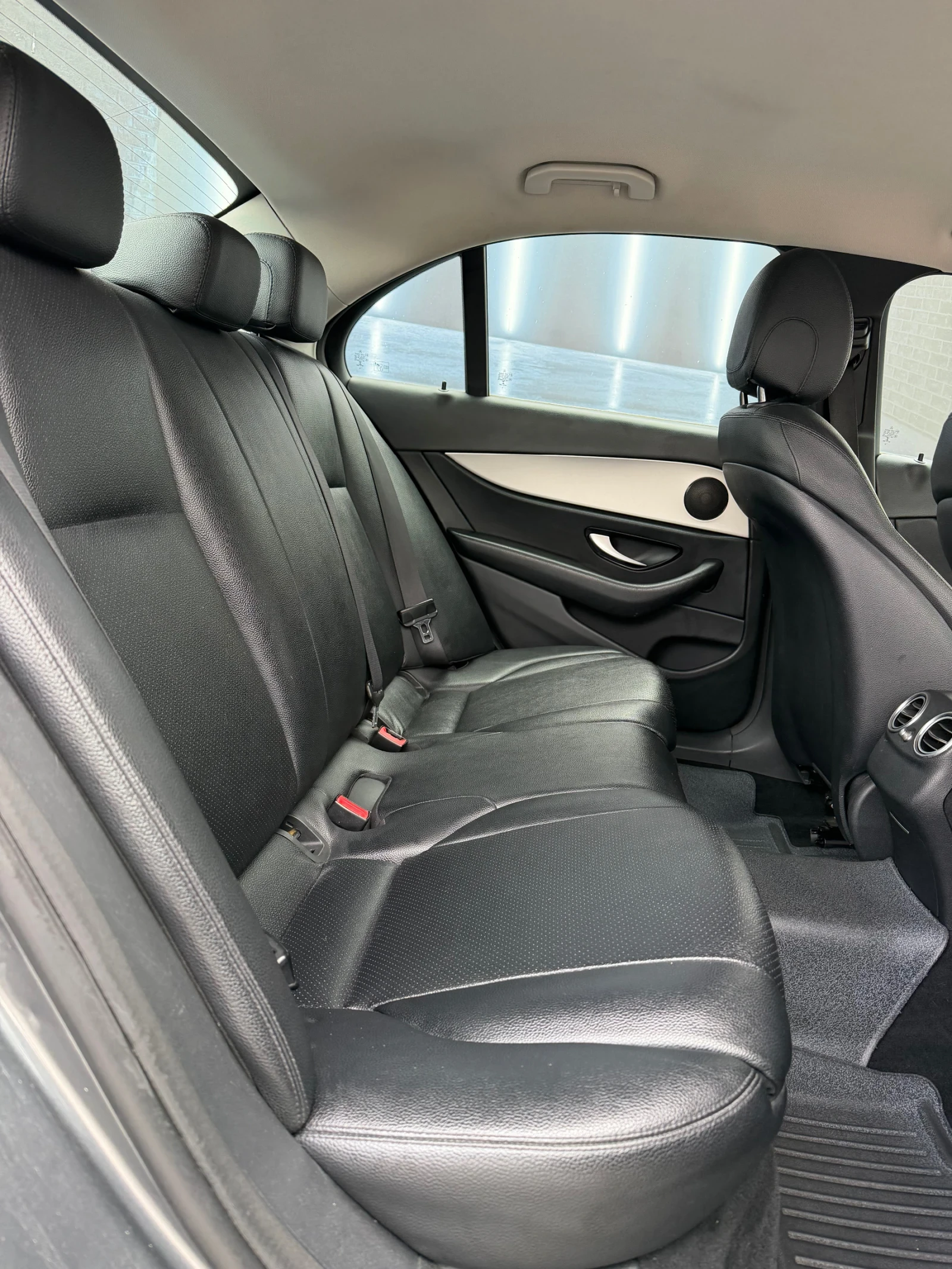 Mercedes-Benz E 200 AMG Packet , снимка 14 - Автомобили и джипове - 53963504