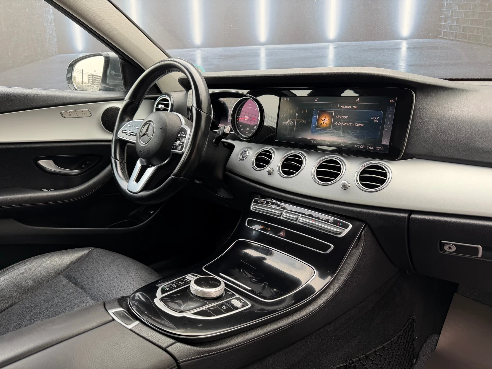 Mercedes-Benz E 200 AMG Packet , снимка 12 - Автомобили и джипове - 53963504