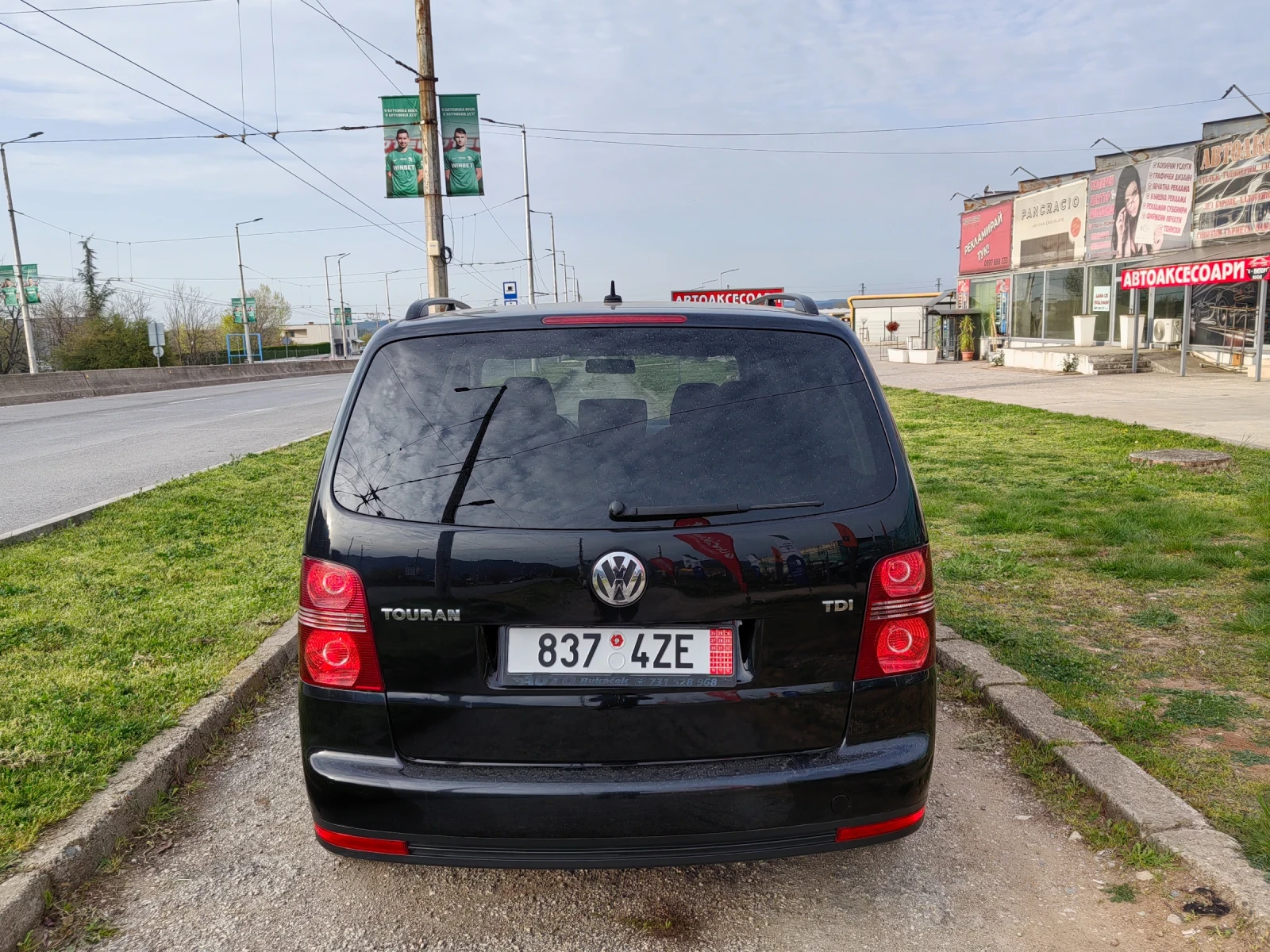 VW Touran 1.9tdi 105ps 6+ 1, снимка 7 - Автомобили и джипове - 54208357