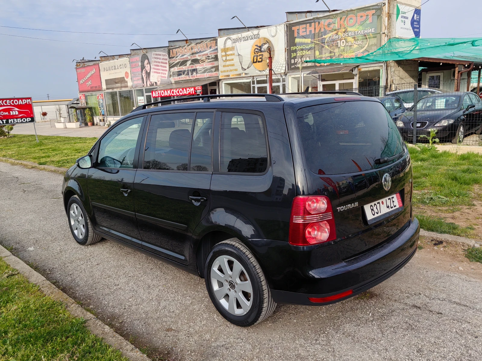 VW Touran 1.9tdi 105ps 6+ 1, снимка 8 - Автомобили и джипове - 54208357