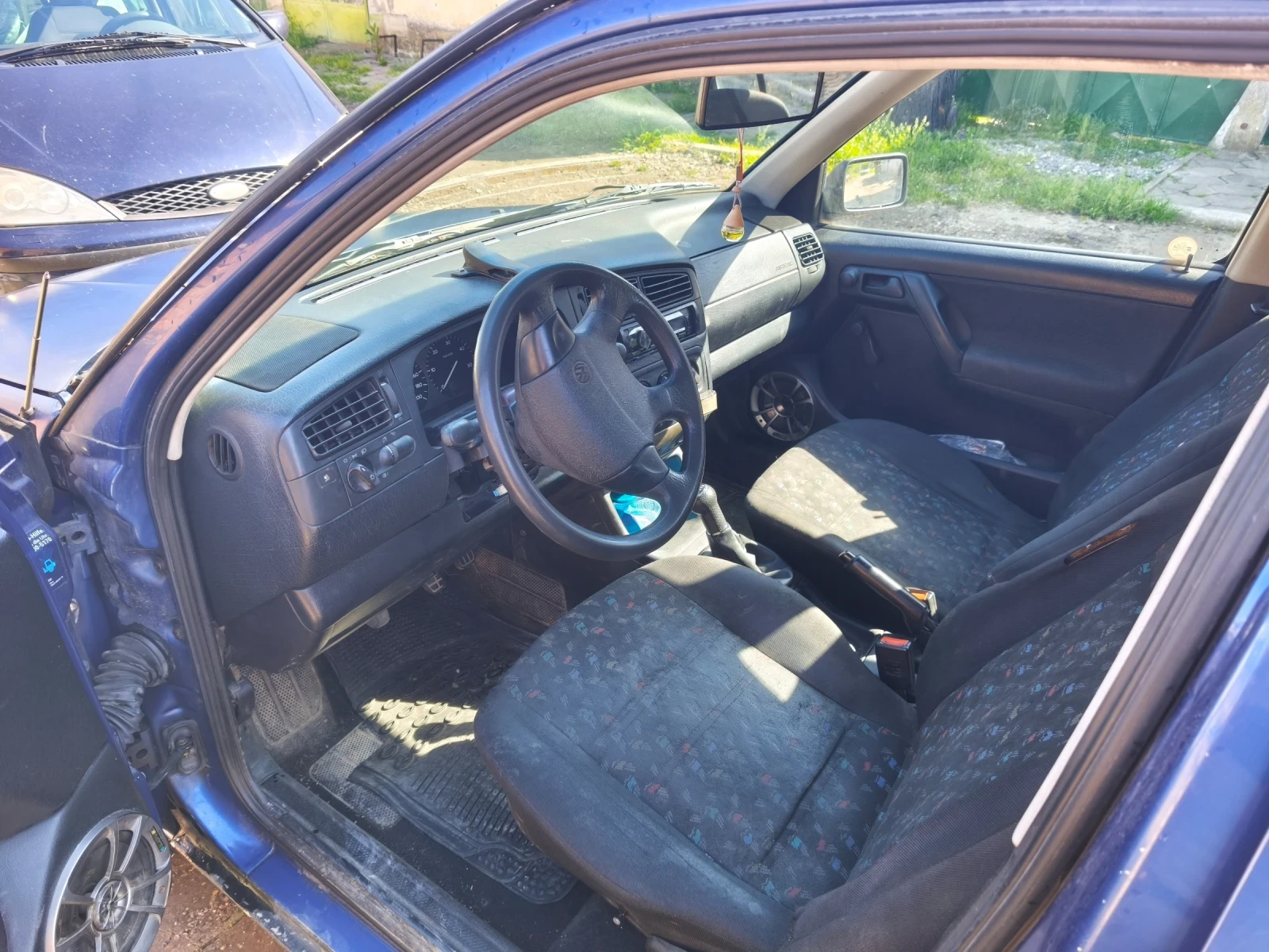 VW Golf 1.9 TDI 90 k.c., снимка 4 - Автомобили и джипове - 54416022