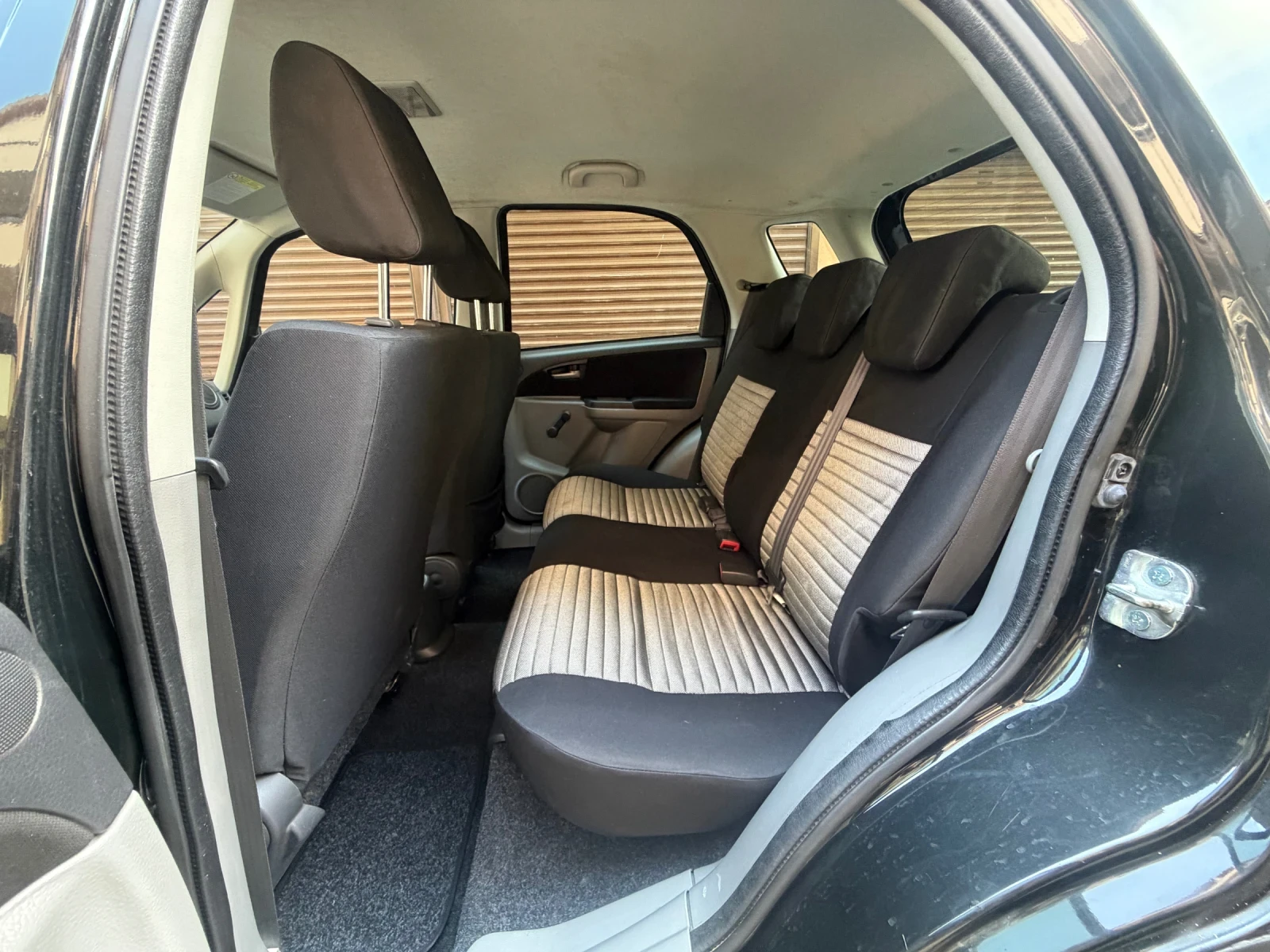 Suzuki SX4 1.5i, снимка 10 - Автомобили и джипове - 54661021