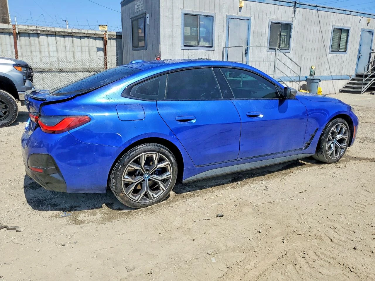 BMW i4 M50i xDrive| KEYLESS| CARPLAY| ACC| PANO| AMBIENT|, снимка 3 - Автомобили и джипове - 55390956