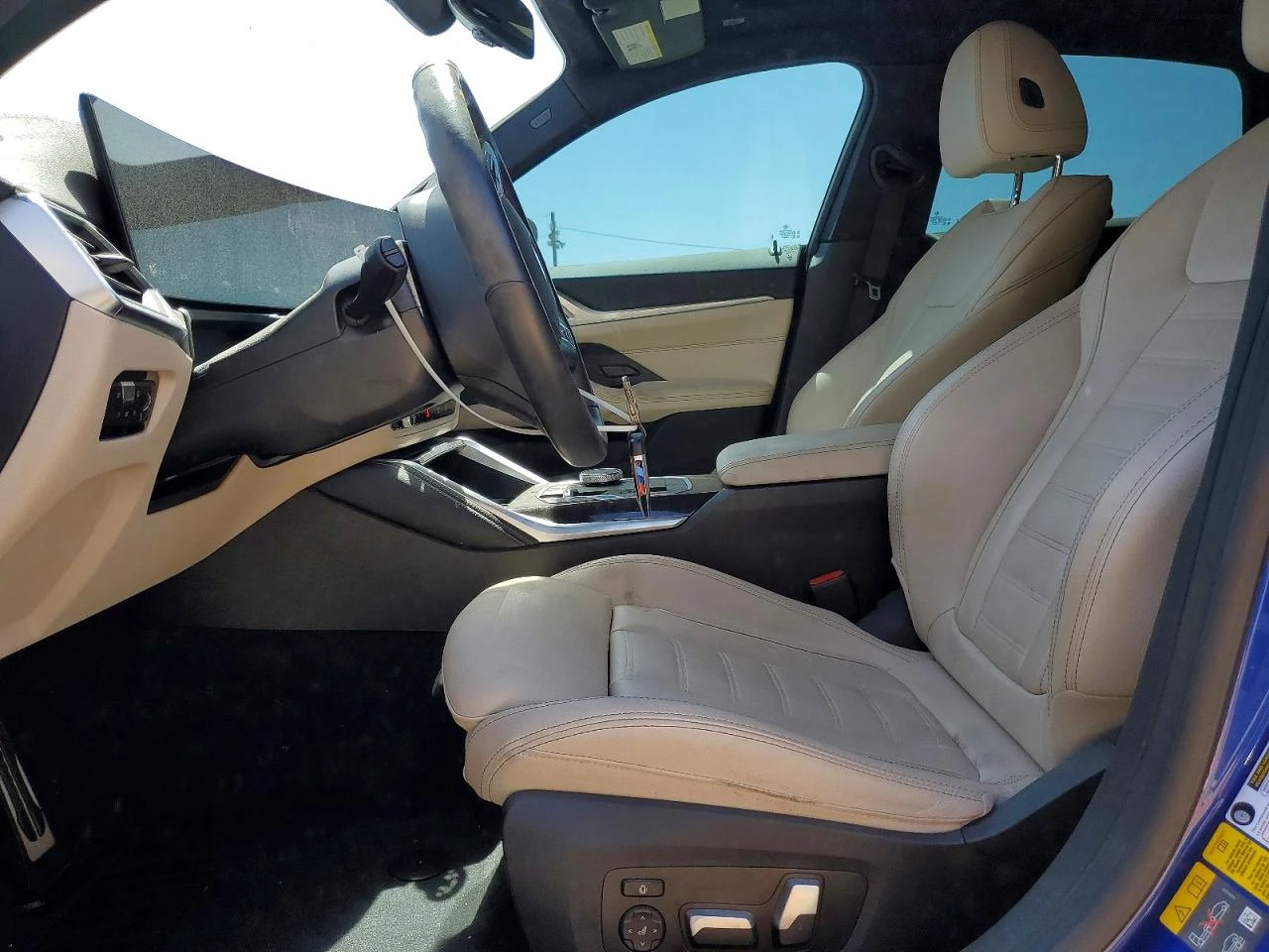 BMW i4 M50i xDrive| KEYLESS| CARPLAY| ACC| PANO| AMBIENT|, снимка 7 - Автомобили и джипове - 55390956