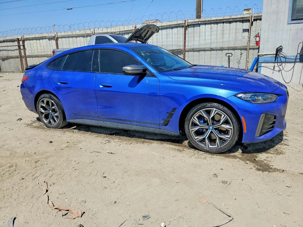 BMW i4 M50i xDrive| KEYLESS| CARPLAY| ACC| PANO| AMBIENT|, снимка 4 - Автомобили и джипове - 55390956