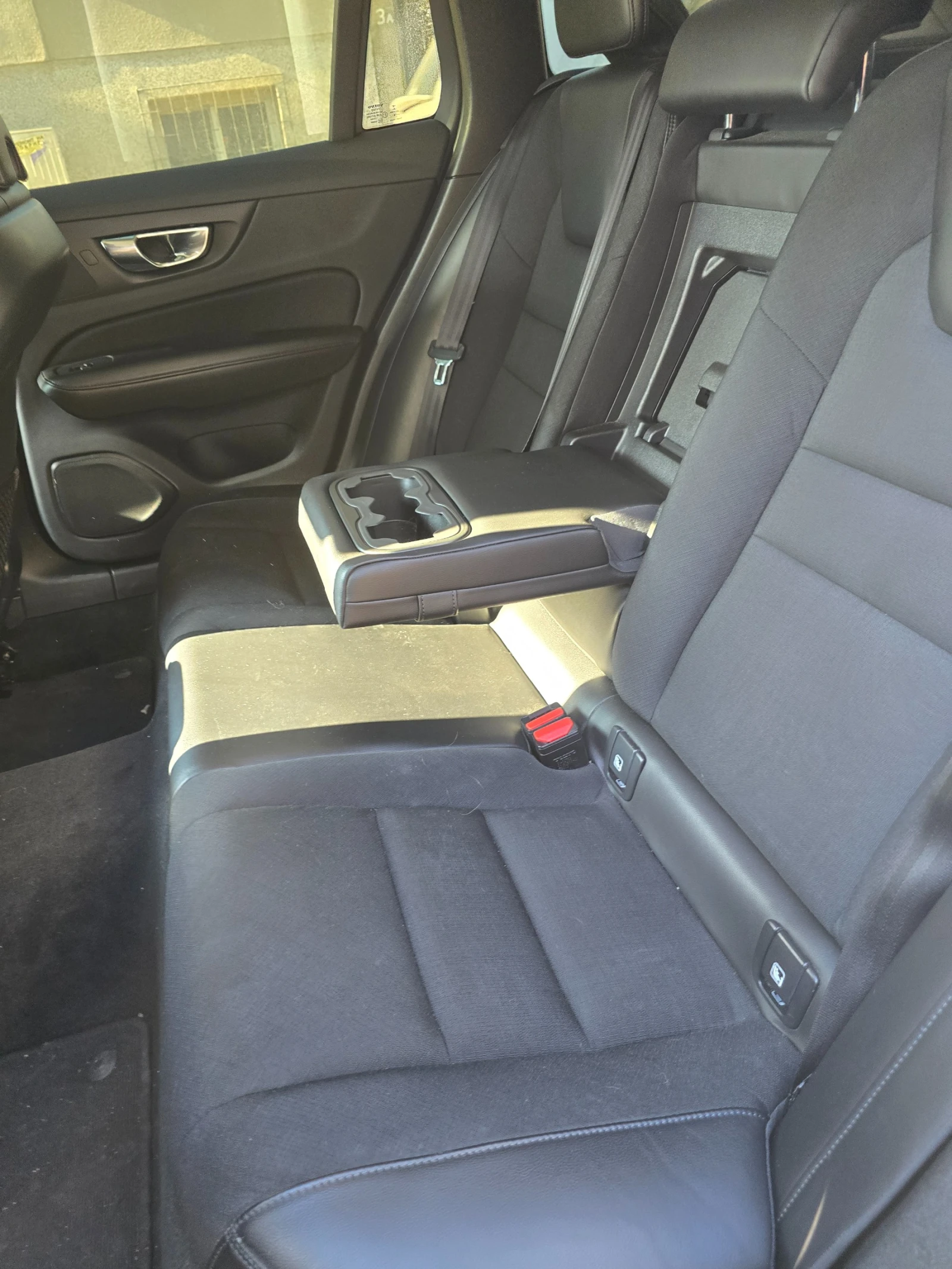 Volvo V60 D3, снимка 8 - Автомобили и джипове - 55451000