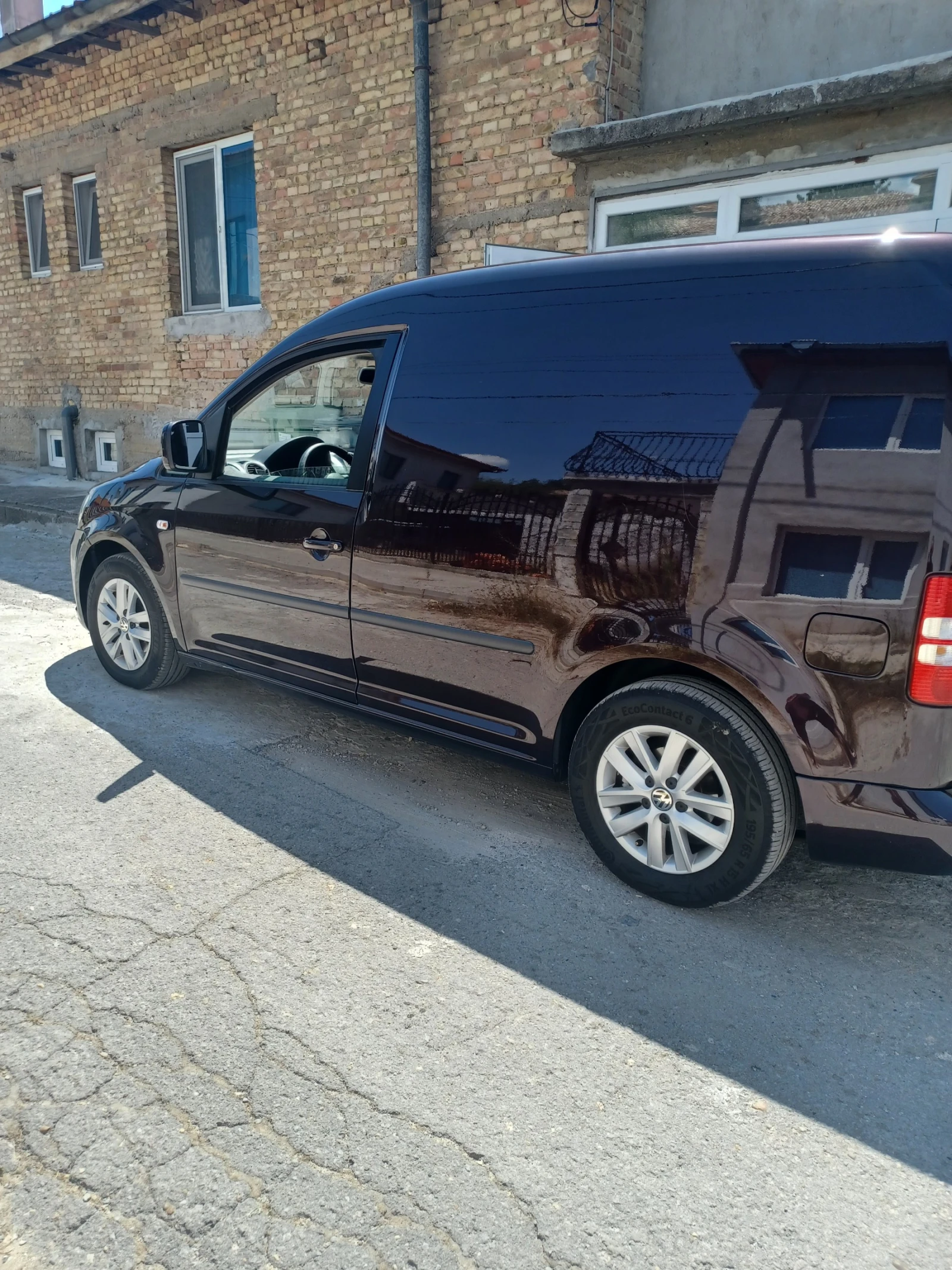 VW Caddy 1.6 TDI, снимка 2 - Автомобили и джипове - 55558753