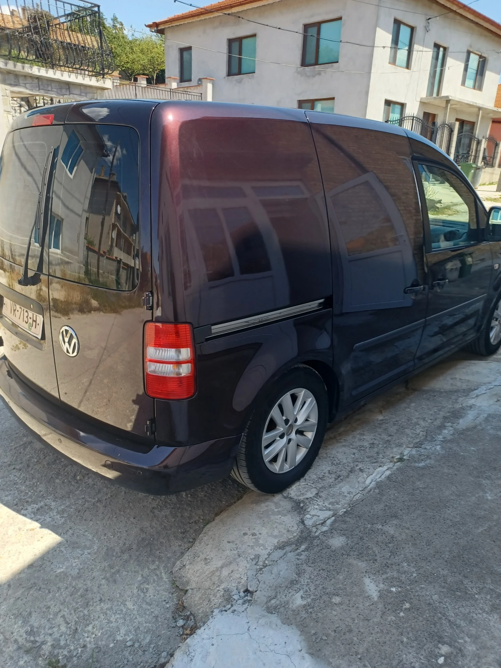 VW Caddy 1.6 TDI, снимка 4 - Автомобили и джипове - 55558753