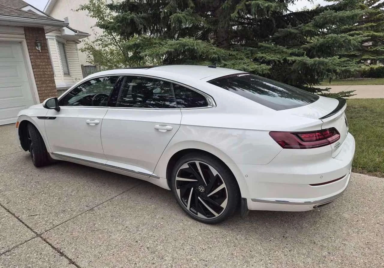 VW Arteon  Execline / ОБДУХВАНЕ / DYNAUDIO / CARFAX / , снимка 2 - Автомобили и джипове - 55702022