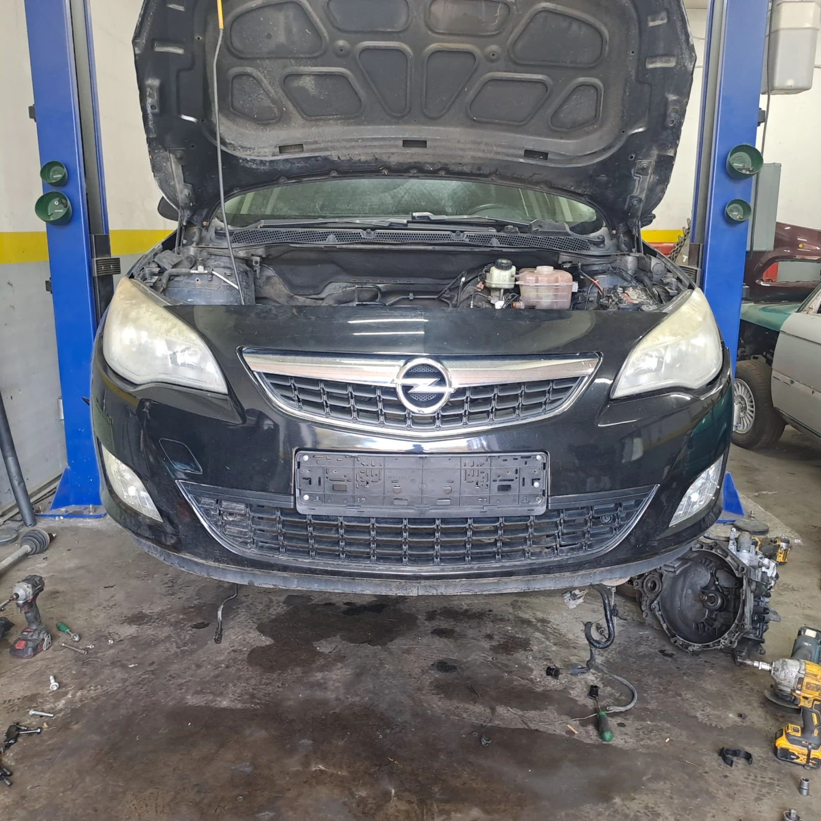 Opel Astra 1.7CDTI, снимка 11 - Автомобили и джипове - 55837757