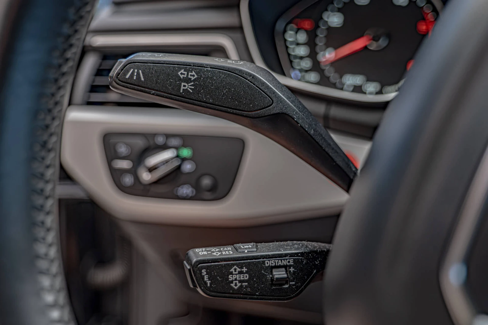 Audi A4 2.0TDI/Quattro/Distronic/Blind Assist/Lane Assist/, снимка 12 - Автомобили и джипове - 55928679